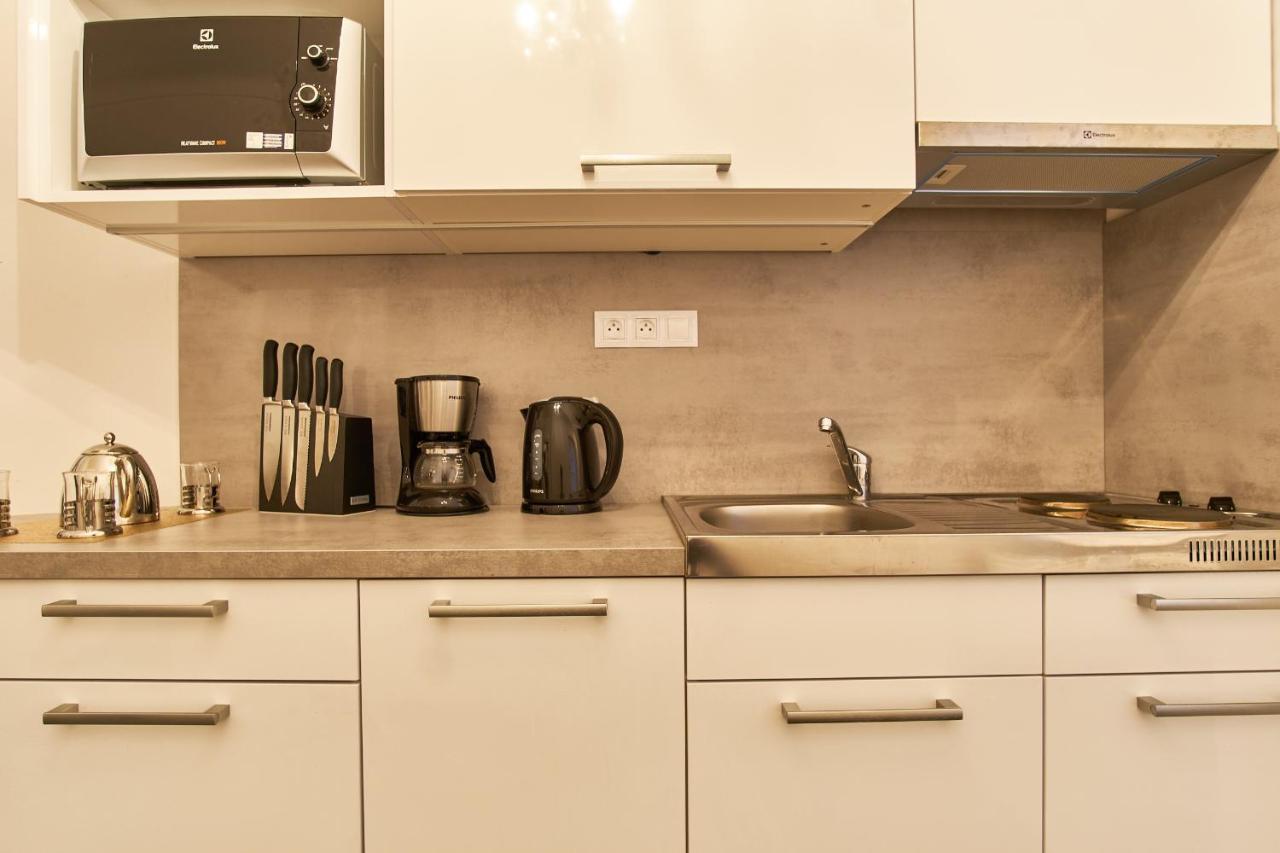 Charles Bridge Royal Apartment Прага Экстерьер фото